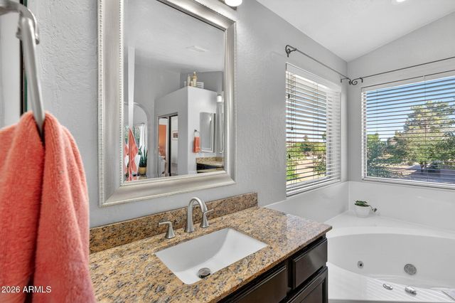 6977 W LONE CACTUS Drive, Glendale, AZ 85308