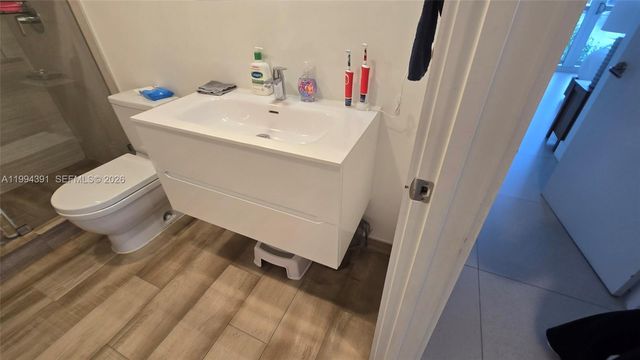 9261 E Bay Harbor Dr 402, Bay Harbor Islands, FL 33154