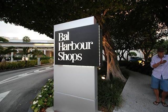 9261 E Bay Harbor Dr 402, Bay Harbor Islands, FL 33154