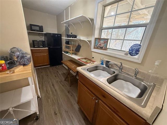 490 GOLDEN Avenue, Dahlonega, GA 30533