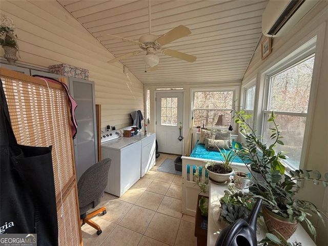 490 GOLDEN Avenue, Dahlonega, GA 30533