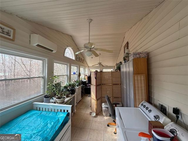 490 GOLDEN Avenue, Dahlonega, GA 30533