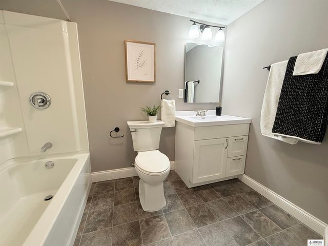 2215 Holdrege Street, Lincoln, NE 68503