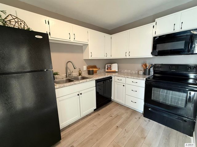 2215 Holdrege Street, Lincoln, NE 68503