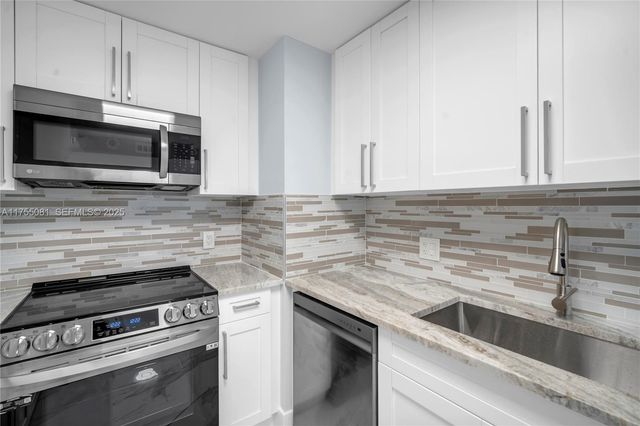 5600 N Flagler Drive 304, West Palm Beach, FL 33407