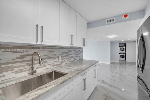5600 N Flagler Drive 304, West Palm Beach, FL 33407