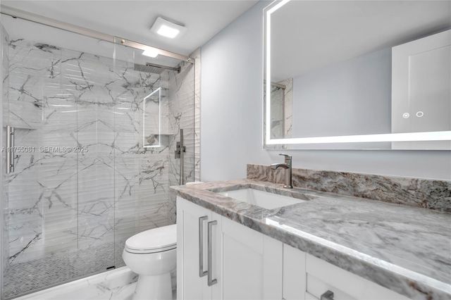 5600 N Flagler Drive 304, West Palm Beach, FL 33407