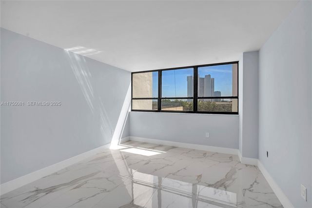 5600 N Flagler Drive 304, West Palm Beach, FL 33407