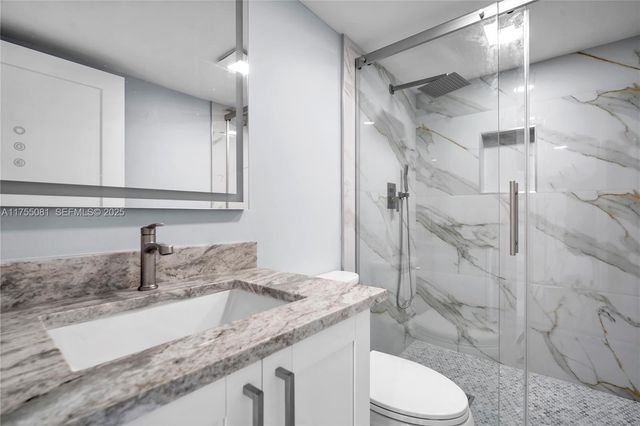 5600 N Flagler Drive 304, West Palm Beach, FL 33407