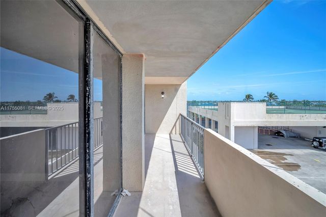 5600 N Flagler Drive 304, West Palm Beach, FL 33407