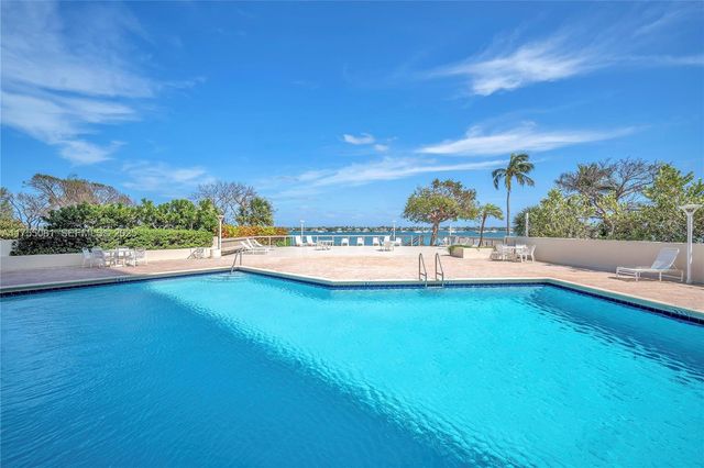 5600 N Flagler Drive 304, West Palm Beach, FL 33407