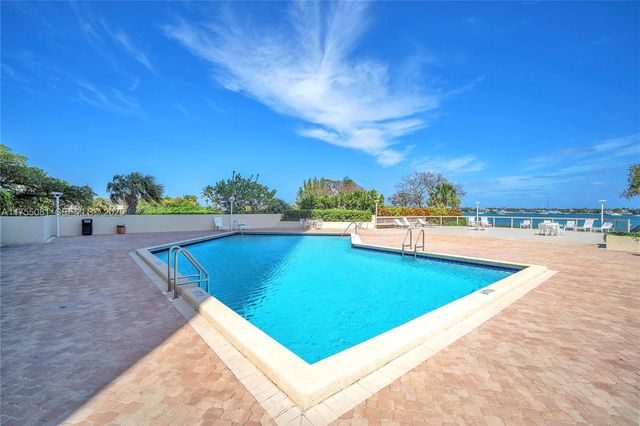 5600 N Flagler Drive 304, West Palm Beach, FL 33407