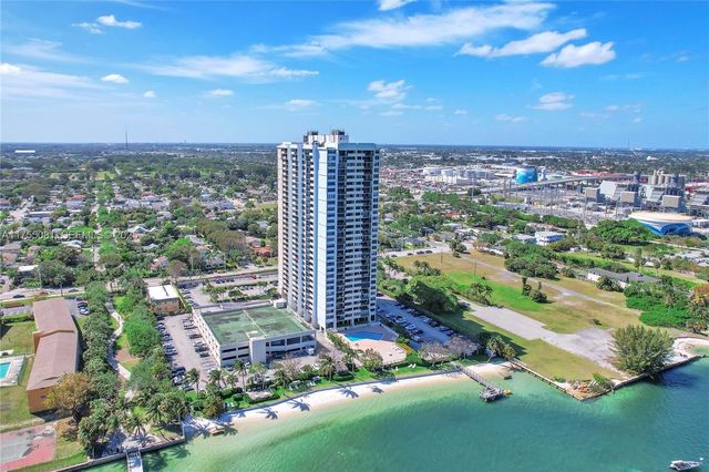 5600 N Flagler Drive 304, West Palm Beach, FL 33407