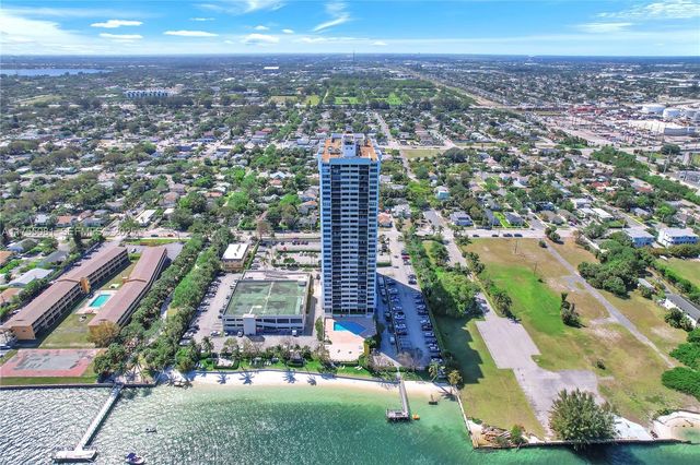5600 N Flagler Drive 304, West Palm Beach, FL 33407