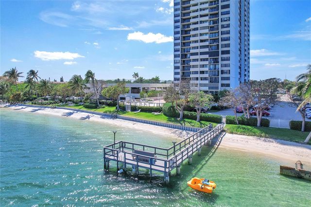 5600 N Flagler Drive 304, West Palm Beach, FL 33407