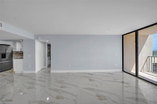 5600 N Flagler Drive 304, West Palm Beach, FL 33407