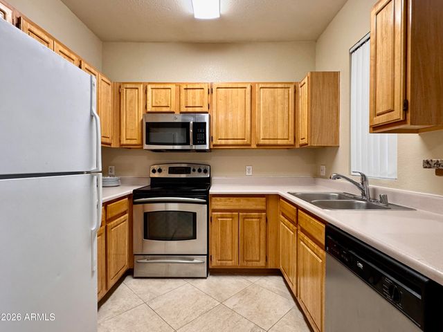 2929 W Yorkshire Drive Unit 2020, Phoenix, AZ 85027