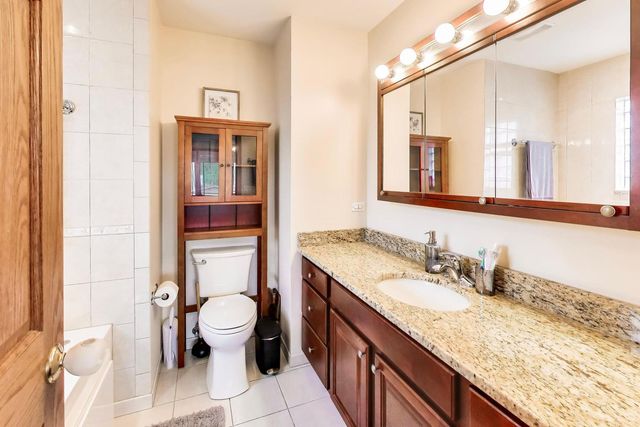 5038 N Rutherford Avenue, Chicago, IL 60656
