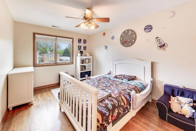5038 N Rutherford Avenue, Chicago, IL 60656