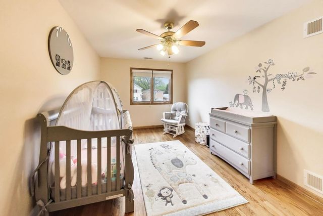 5038 N Rutherford Avenue, Chicago, IL 60656
