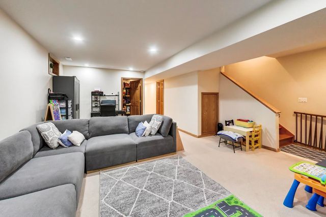 5038 N Rutherford Avenue, Chicago, IL 60656