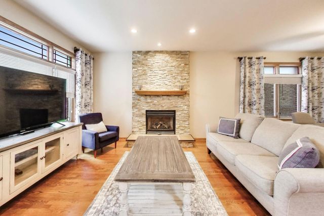 5038 N Rutherford Avenue, Chicago, IL 60656