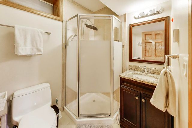 5038 N Rutherford Avenue, Chicago, IL 60656