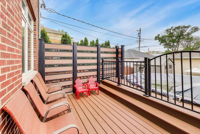 5038 N Rutherford Avenue, Chicago, IL 60656