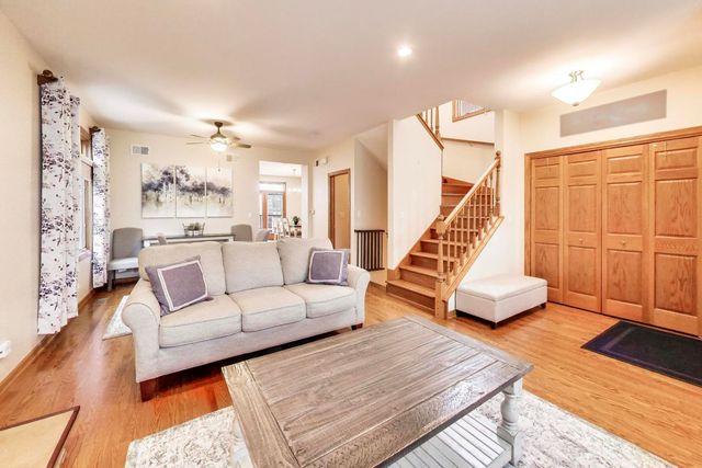 5038 N Rutherford Avenue, Chicago, IL 60656