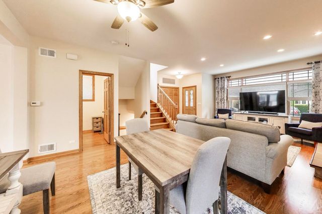 5038 N Rutherford Avenue, Chicago, IL 60656