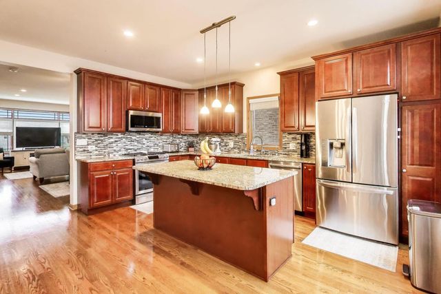 5038 N Rutherford Avenue, Chicago, IL 60656