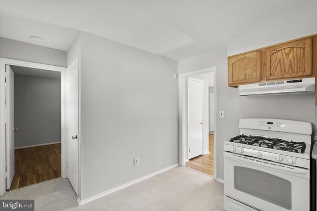 909 1ST ST, Rockville, MD 20850