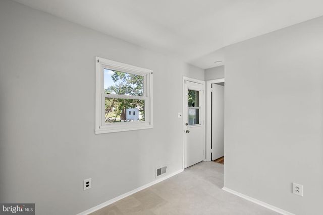 909 1ST ST, Rockville, MD 20850
