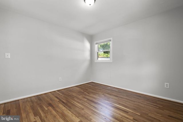 909 1ST ST, Rockville, MD 20850