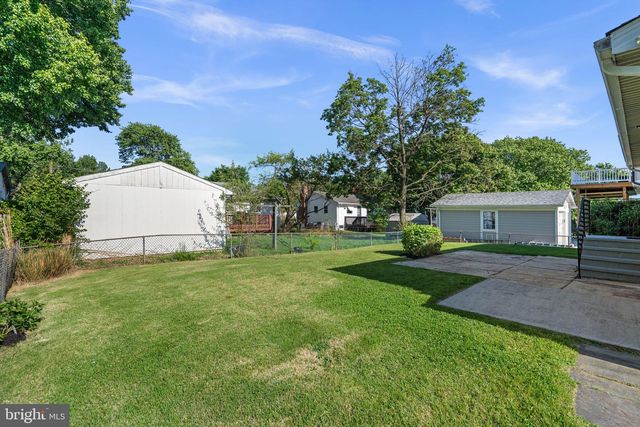 909 1ST ST, Rockville, MD 20850