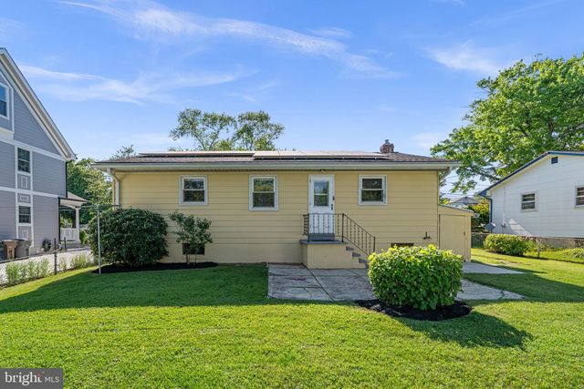 909 1ST ST, Rockville, MD 20850
