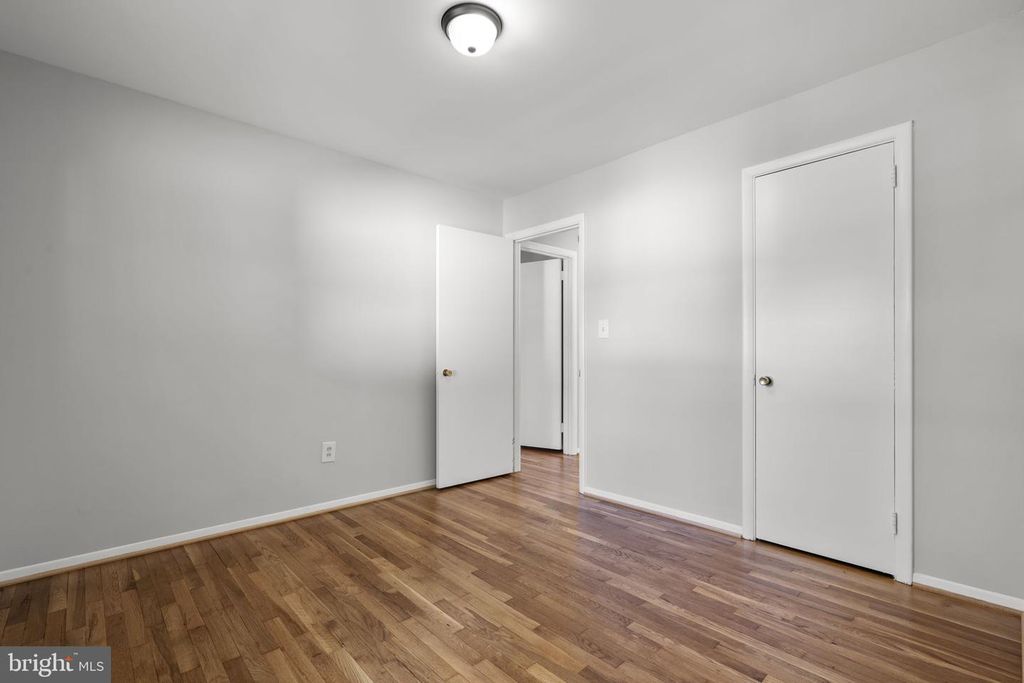 Image 27 of property listing at 909 1ST ST, Rockville, MD 20850