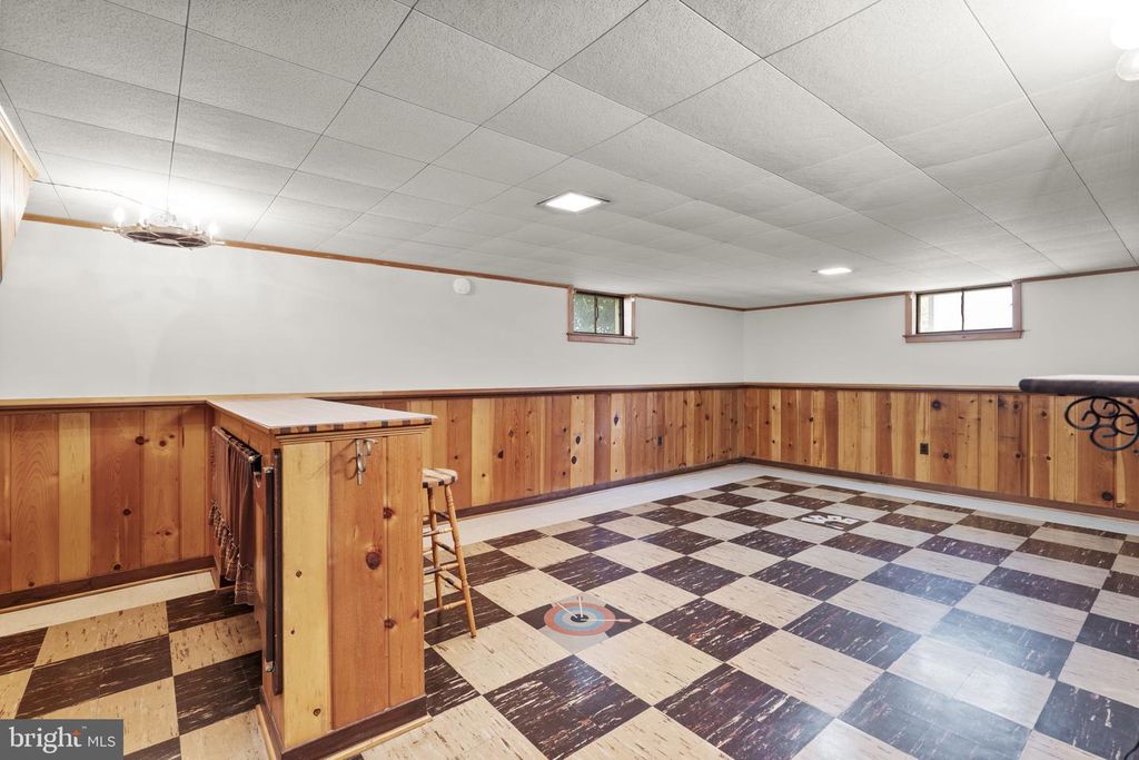 Image 29 of property listing at 909 1ST ST, Rockville, MD 20850