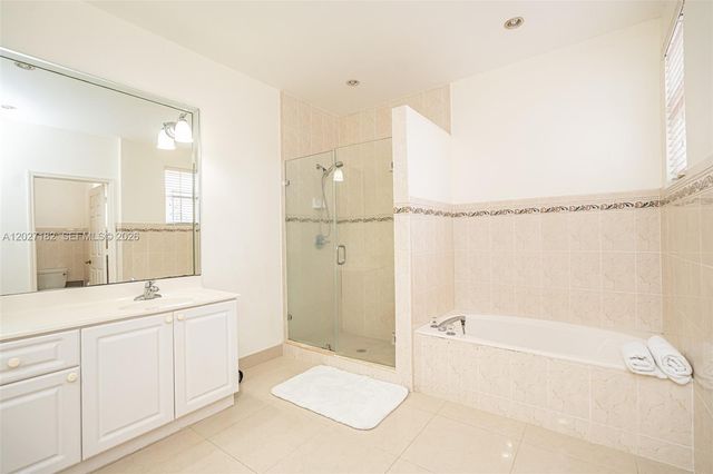 14372 NW 83rd Avenue, Miami Lakes, FL 33016