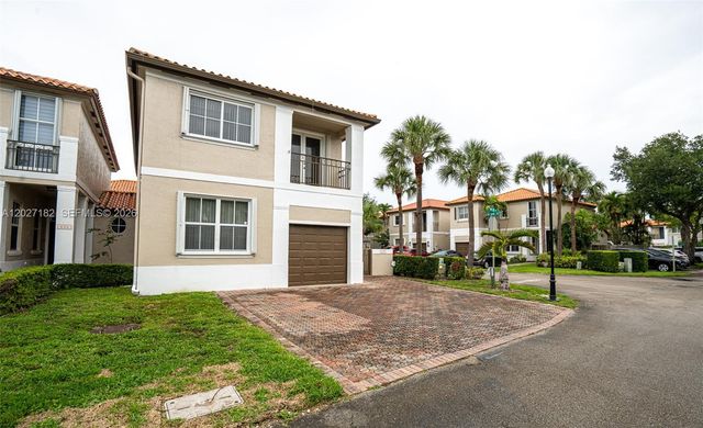 14372 NW 83rd Avenue, Miami Lakes, FL 33016