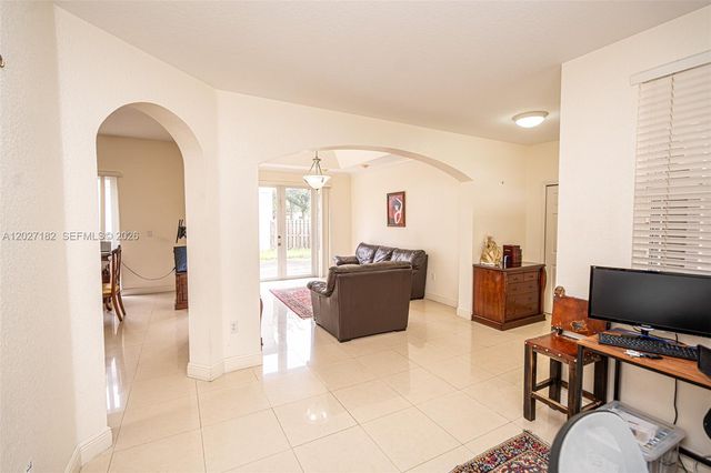 14372 NW 83rd Avenue, Miami Lakes, FL 33016