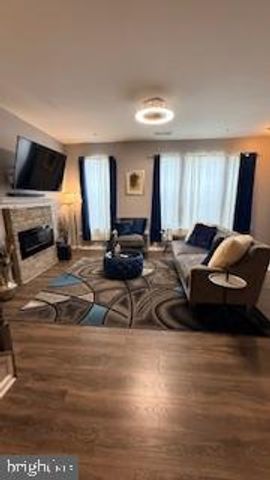 6915 STODDERT LN, Landover, MD 20785