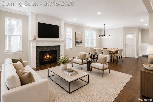 215 La Plaza Court, Royal Oak, MI 48073