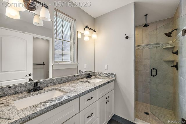 215 La Plaza Court, Royal Oak, MI 48073