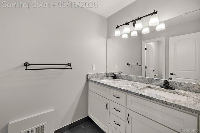 215 La Plaza Court, Royal Oak, MI 48073