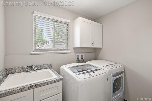 215 La Plaza Court, Royal Oak, MI 48073