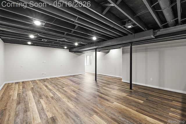 215 La Plaza Court, Royal Oak, MI 48073