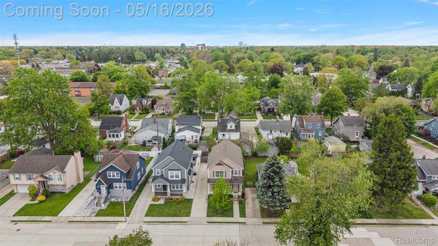 215 La Plaza Court, Royal Oak, MI 48073