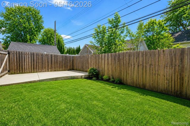 215 La Plaza Court, Royal Oak, MI 48073