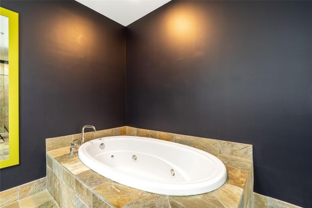 2625 NE 14th Avenue 401, Wilton Manors, FL 33334
